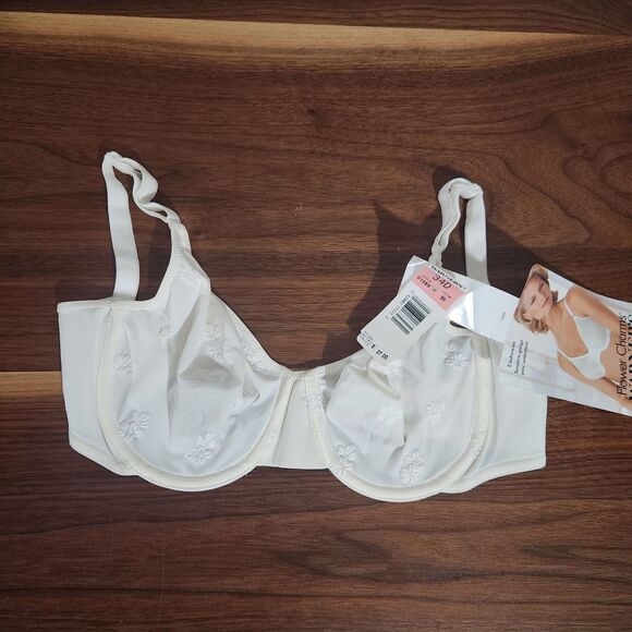 Warners Vintage Flower Charms Underwire Embroidered Bra 1589 White Size 34D NWT - Picture 1 of 7